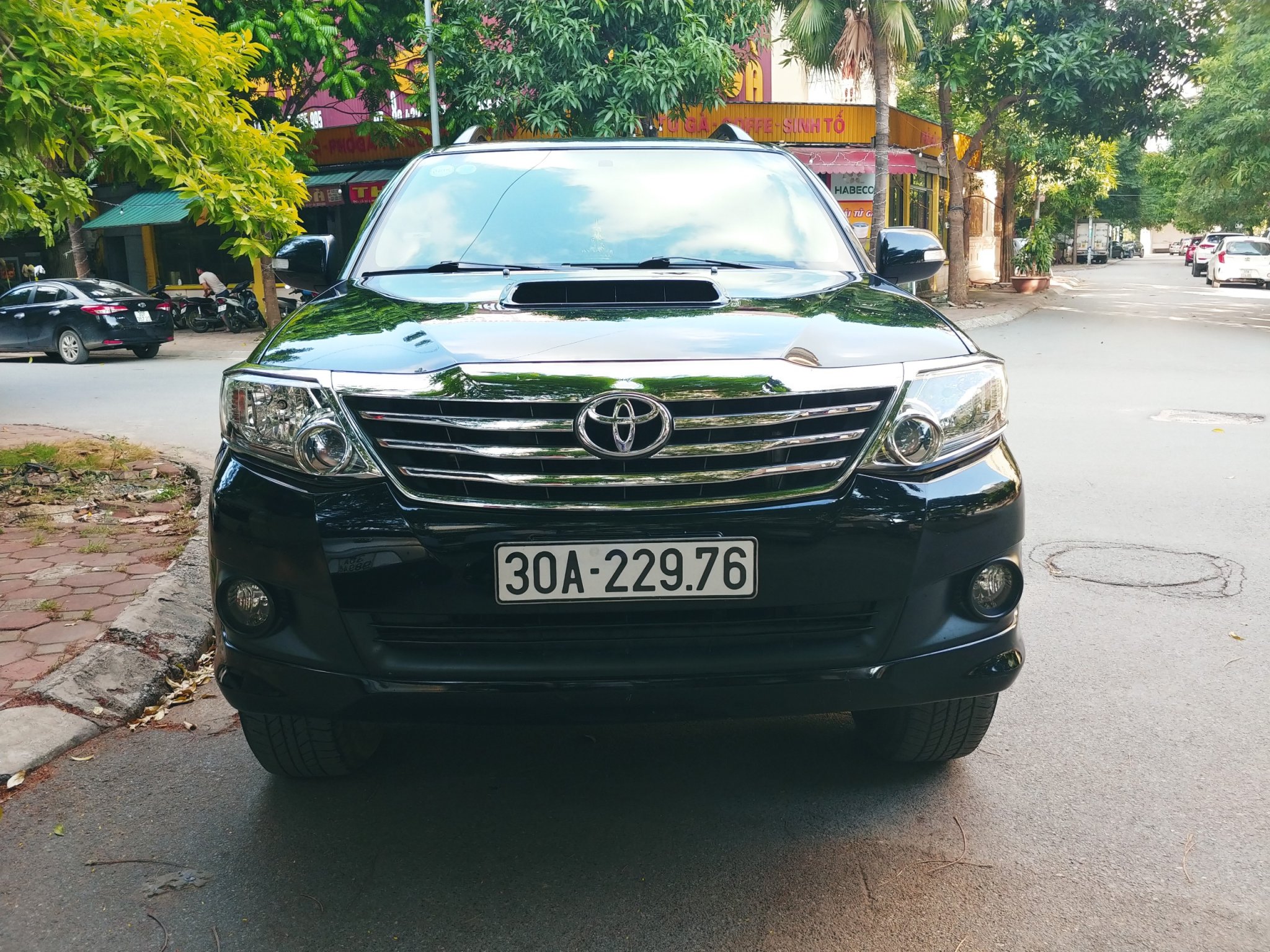 Toyota Fortuner G Máy Dầu Số Sàn 2014